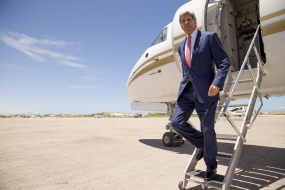 Kerry Makes Unannounced Visit to Somalia