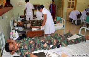 Army personnel donate blood