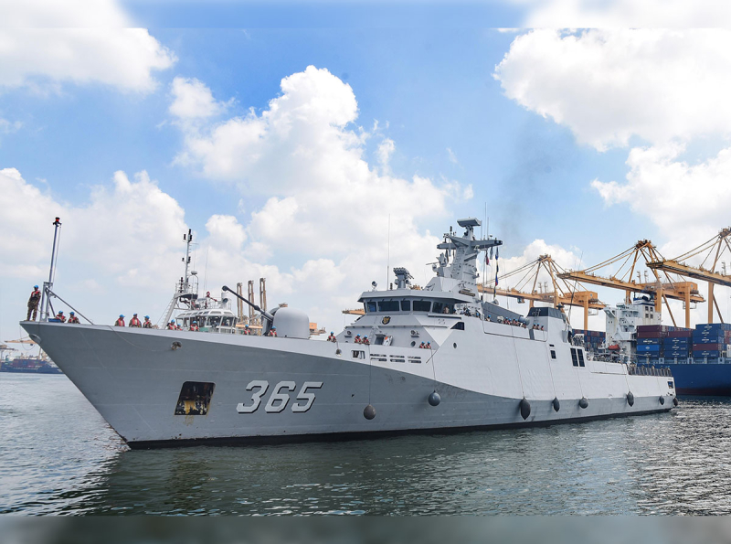 Indonesian Naval Ship KRI DIPONEGORO - 365 calls Port of Colombo