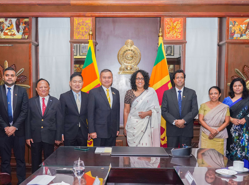 Vice Minister for the Office of the Prime Minister of Thailand Pays Courtesy Call on Sri Lankan Prime Minister