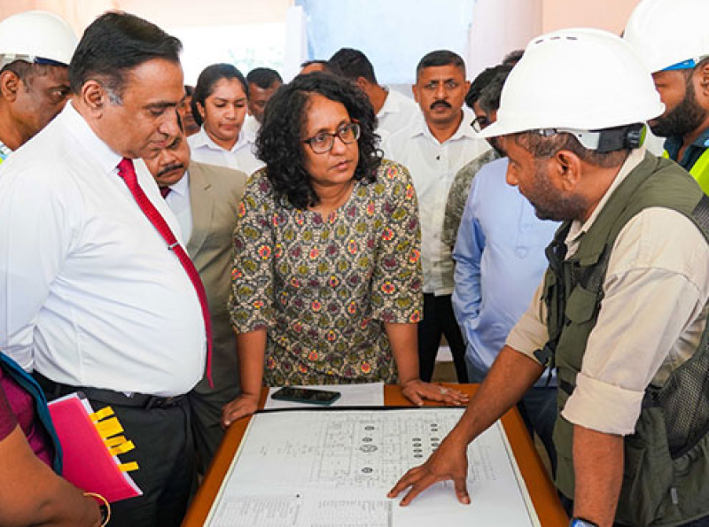 Prime Minister inspects Kaduruwela Trilingual School under construction