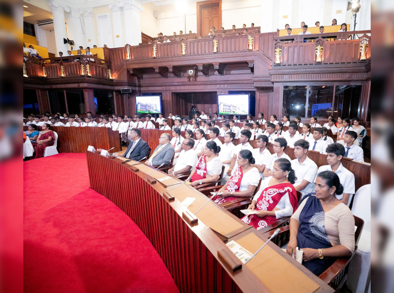 Students from four schools visit the Presidential Secretariat