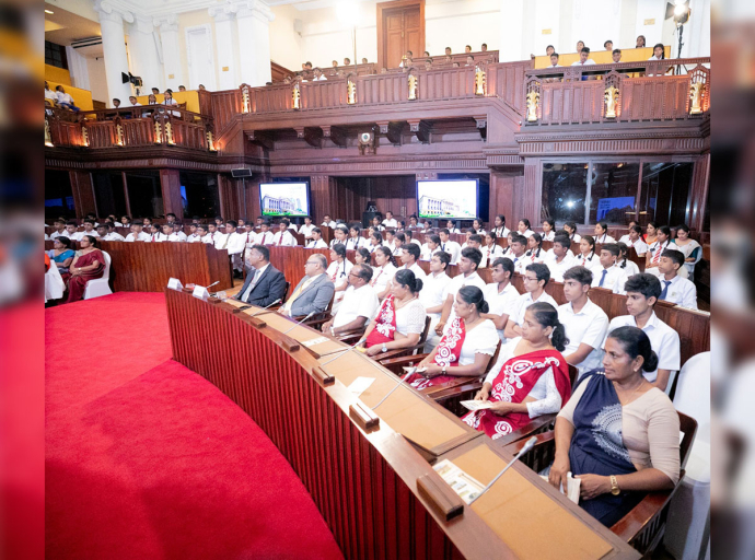 Students from four schools visit the Presidential Secretariat