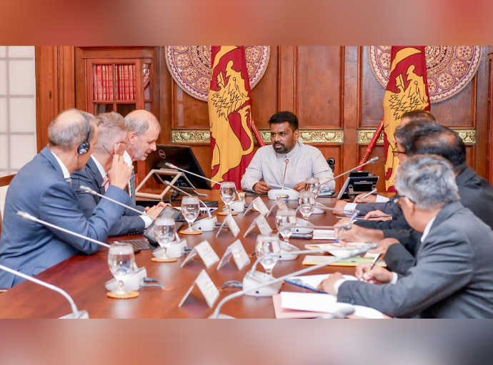 World Bank Representatives Meet President