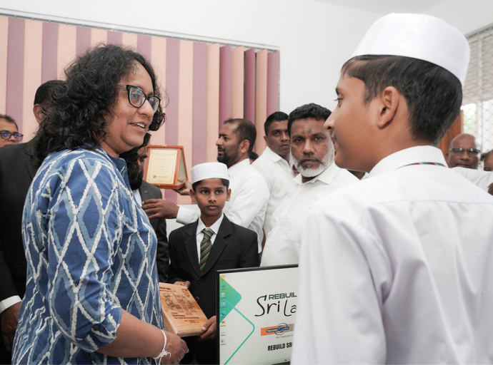 The official Website created by students of Puttalam Zahira College was launched by the Prime Minister
