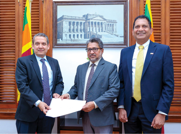 DFCC Bank makes financial contribution to ‘Rebuilding Sri Lanka’ Fund