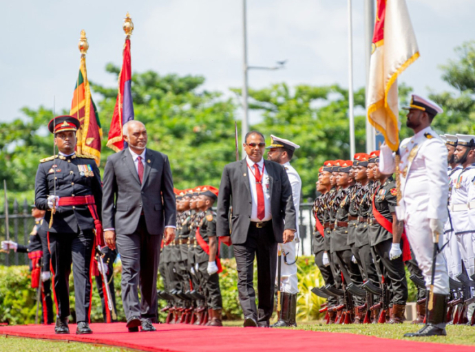Warm Welcome Accorded to the President of the Maldives at the Presidential Secretariat