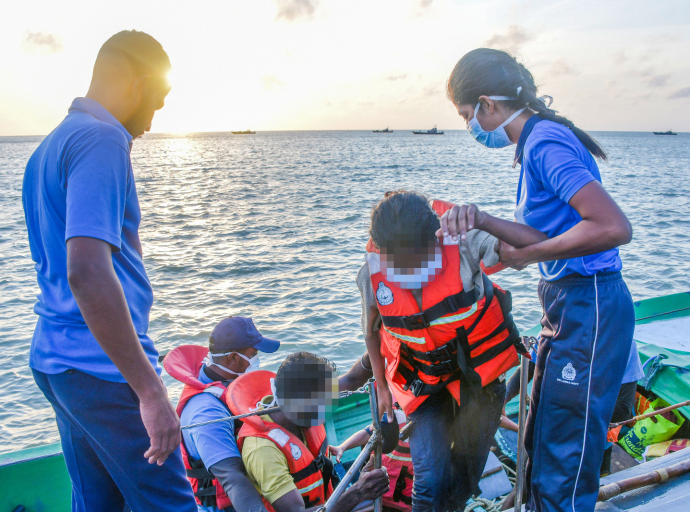 Navy rescues three (3) more stranded people off Thalaimannar