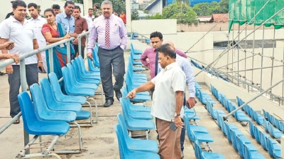 Minister orders  to clean up Sugathadasa Stadium