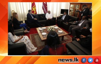 The Secretary General of the Commonwealth Parliamentary Association meets with the Hon. Speaker of the Parliament of Sri Lanka