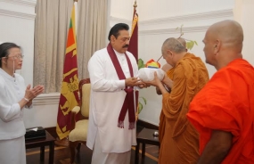 Buddhist delegation from thailand call on Sri Lankan President
