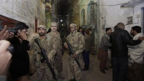 Five dead as blast strikes Shia mosque in Pakistan