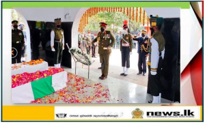 Sri Lanka's CDS Condoles with Late General Bipin Rawat's Family Members during Cremation