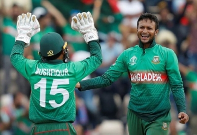 Bangladesh sink Afghanistan to keep alive WC semi-final hopes