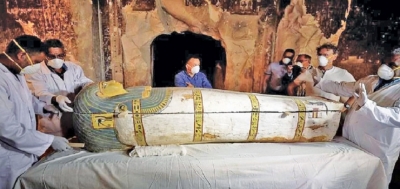 3,000-year-old Egyptian sarcophagus on live TV