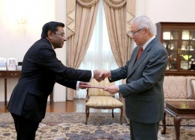 Lanka&#039;s New HC in Singapore presented credentials