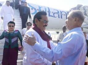 Sri Lankan President Mahinda Rajapaksa arrives in Seychelles for official visit