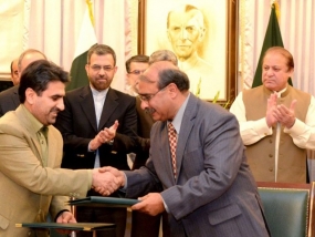 Pakistan, Iran sign 5 MoUs to enhance cooperation