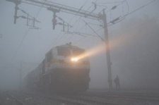 Fog delays 60 trains in Delhi