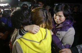 S.Korea Investigates Ferry Captain; 9 Dead, 287 Missing