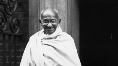 Gandhi&#039;s ashes stolen and photo defaced on 150th birthday