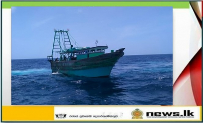 Navy seizes poaching trawler in Sri Lanka&#039;s waters off Mullaitivu