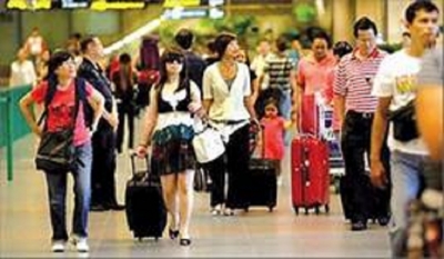 Lanka achieves 1.9 mn revised tourist arrival target