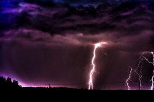 Beware: Localized strong winds, lightning and afternoon thundershowers