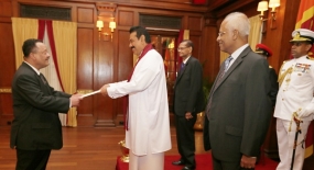 New Ambassadors and High Commissioners Present Credentials to President Rajapaksa