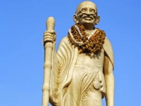 Texas city to get life-size statue of Gandhi