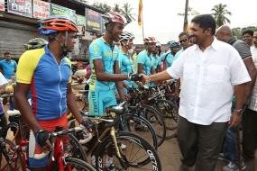 State Minister flags off Cycling race