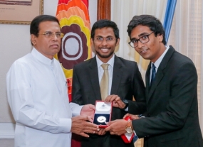 Queen’s Young Leader Award winners called on President