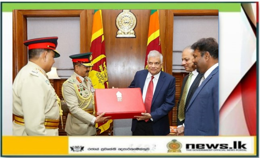 Army-designed Presidential Dispatch Bag handed over to the President