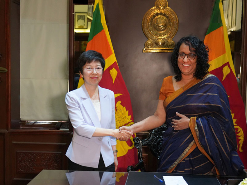 Vice President of ACWF, Meets Prime Minister of Sri Lanka