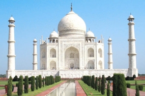 17th century chandelier crashes at Taj Mahal, ASI orders probe