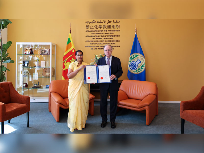 Ambassador Gunasekera presents credentials to the OPCW in The Hague