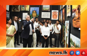 The President attends the &quot;Art of Sri Lanka&quot; art exhibition