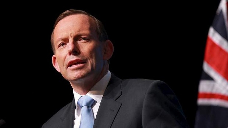 Tony Abbott praises Sri Lanka&#039;s human rights progress amid speculation Tamil asylum seekers were handed over to country&#039;s navy