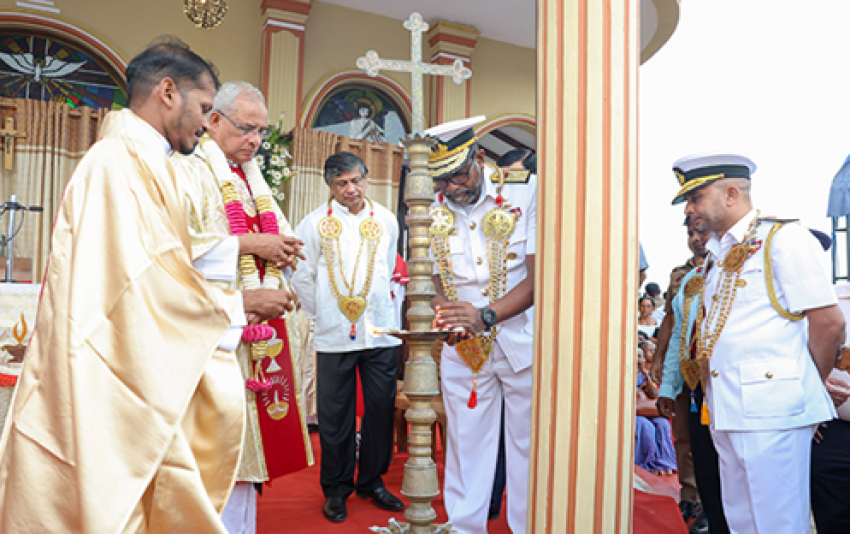 Sri Lanka Navy facilitates successful annual feast at St. Anthony's Church in Kachchativu