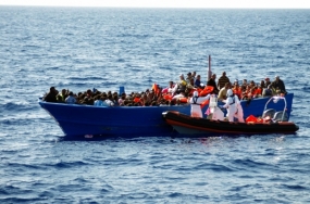 Hundreds feared dead as migrant boats capsize off Libyan coast
