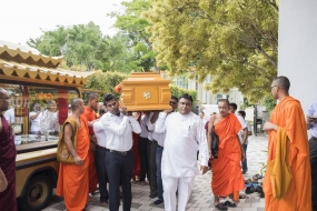 Devotees in large numbers pay last respects to Mahanayake