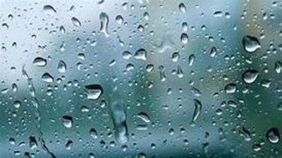 Showers occur at a few places after 2.00 p.m