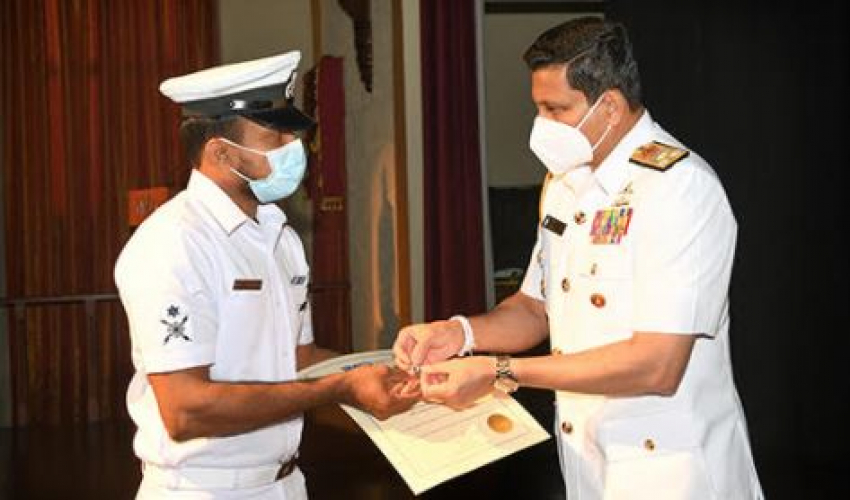 Four naval personnel recognized by IMO for their bravery at sea