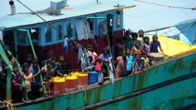 Indonesia to escort Sri Lankan asylum seekers to international waters