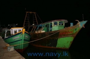 Navy arrests 10 Indian fishermen for illegal fishing