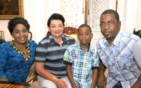 Child from Seychelles who recovered from Diabetes visits First Lady
