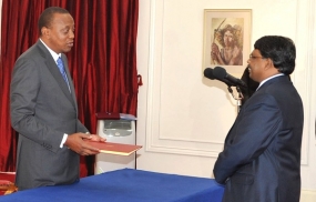 Sri Lankan High Commissioner-designate V. Krishnamoorthy presents credentials to Kenyan President