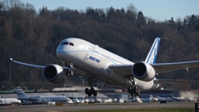 Boeing aircraft makes world’s first “green diesel”-powered flight