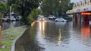 Australia floods: Fire-hit Australia faces 'dangerous' downpours