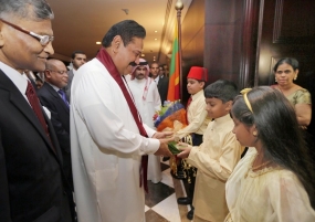 President Rajapaksa Meets with the Sri Lankan Community in Bahrain